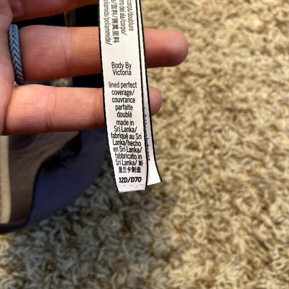 Victoria Secret 32D Lined Perfect Coverage Underwire Body By Charm Purple Lace - Picture 6 of 6